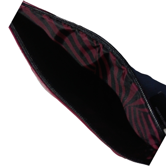 MAC Small Makeup Bag Burgandy zip top/Bottom opening - Picture 3 of 3